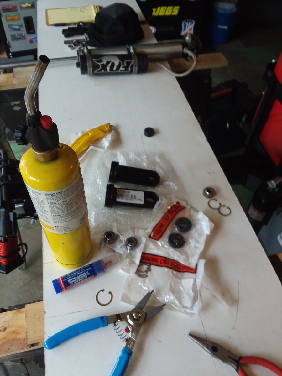 Fox eyelet parts n tools.jpg