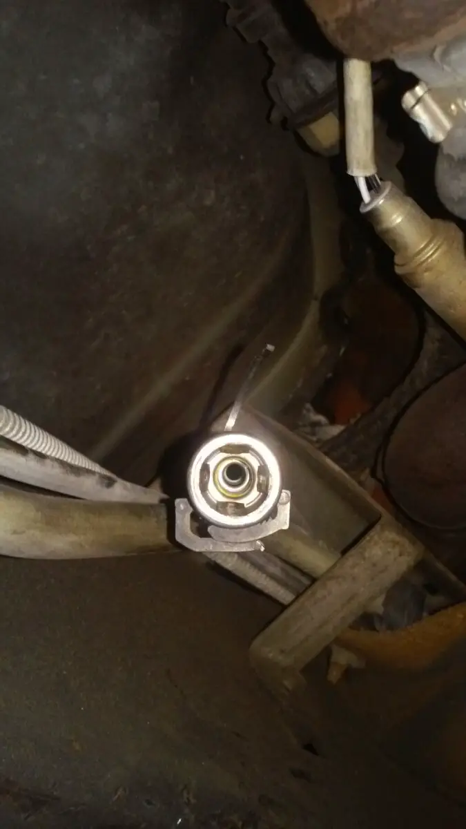 FUEL LINE END.jpg