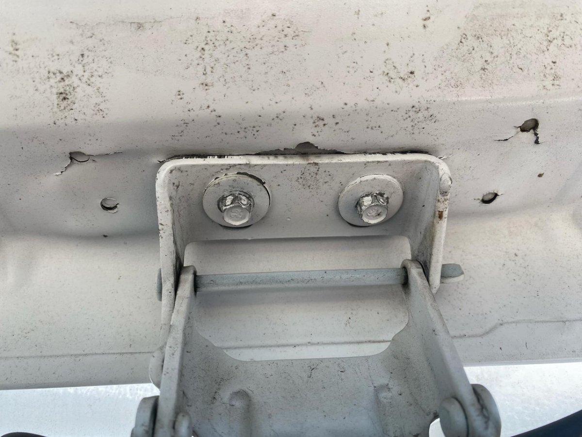 hatch hinge.jpg