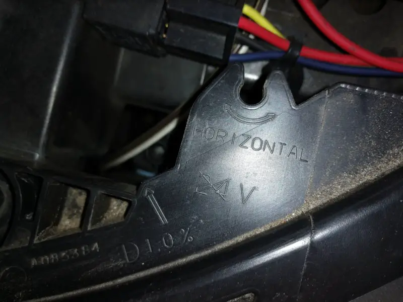 HeadlightAdj2.jpg