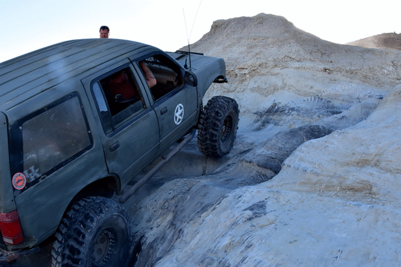 josh_climb2.gif