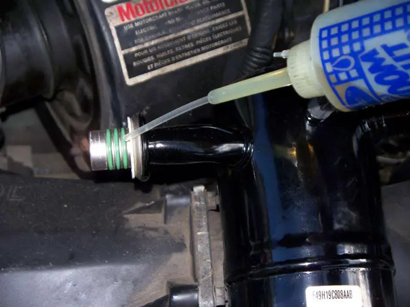 Jump_the_connector_while_freon_is_added_.jpg