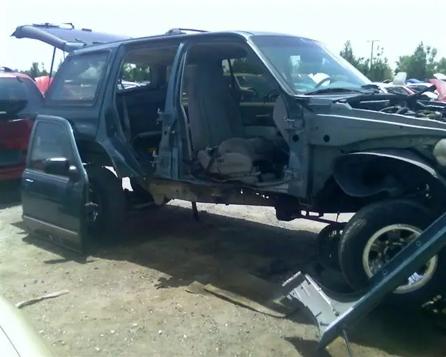Junkyard2.jpg