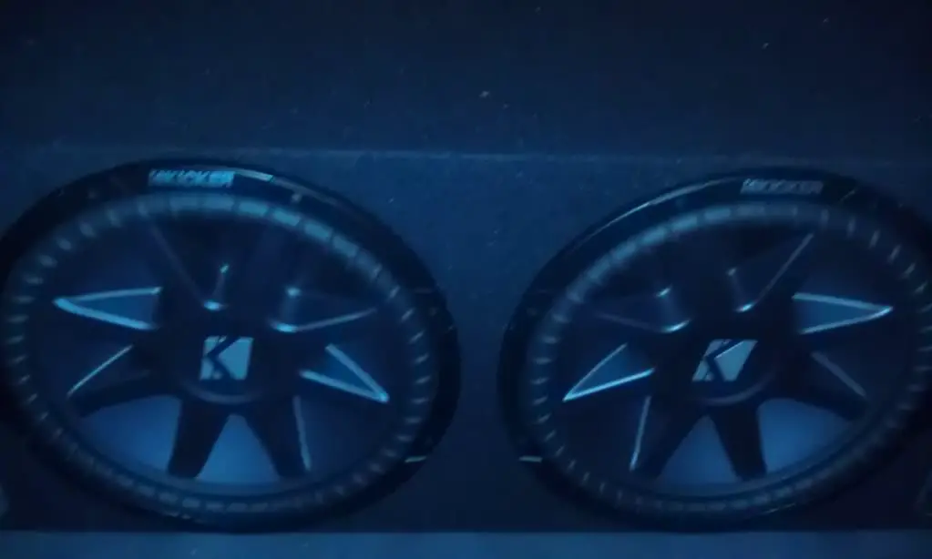 KICKER15sS.jpg