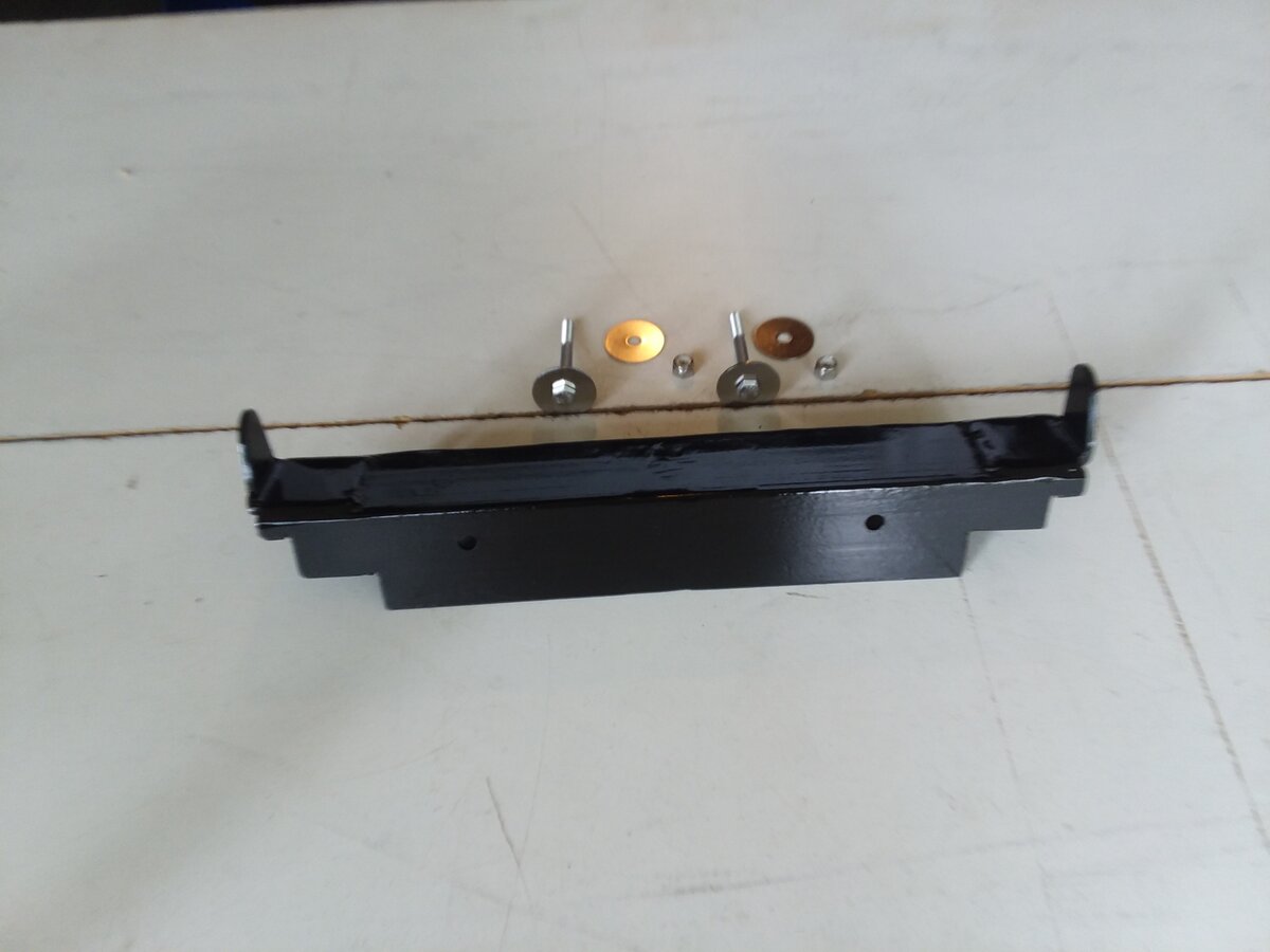 ladder mount front.jpg