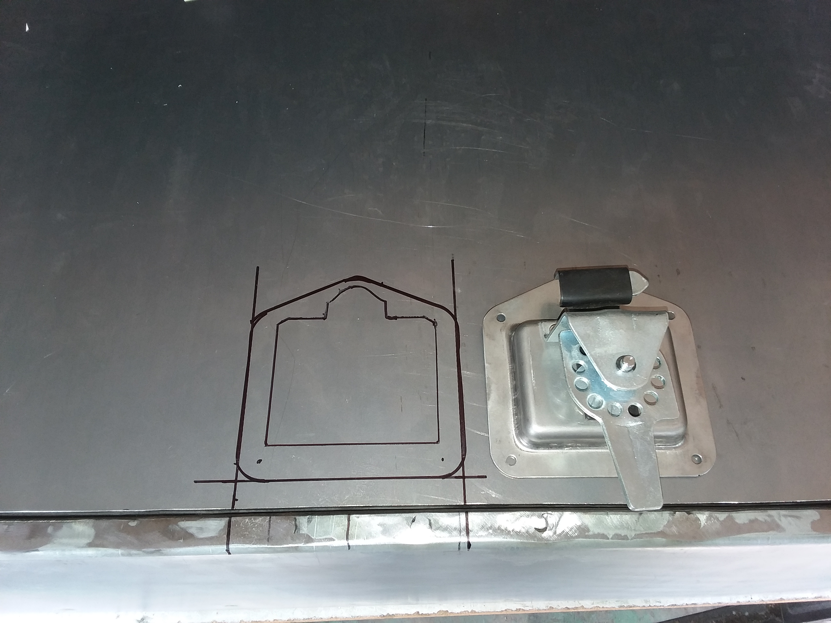 latch traced for cutting.jpg