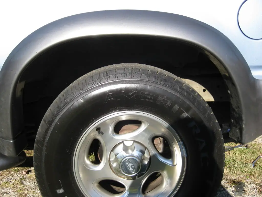 Leftwheelafterlift.jpg