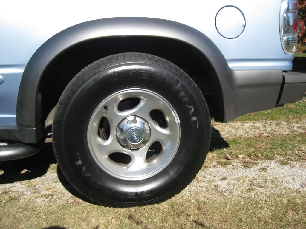 LeftWheelb4lift.jpg