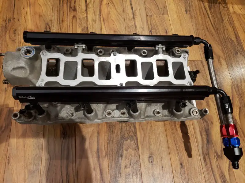 Lower intake w fuel rails.jpg