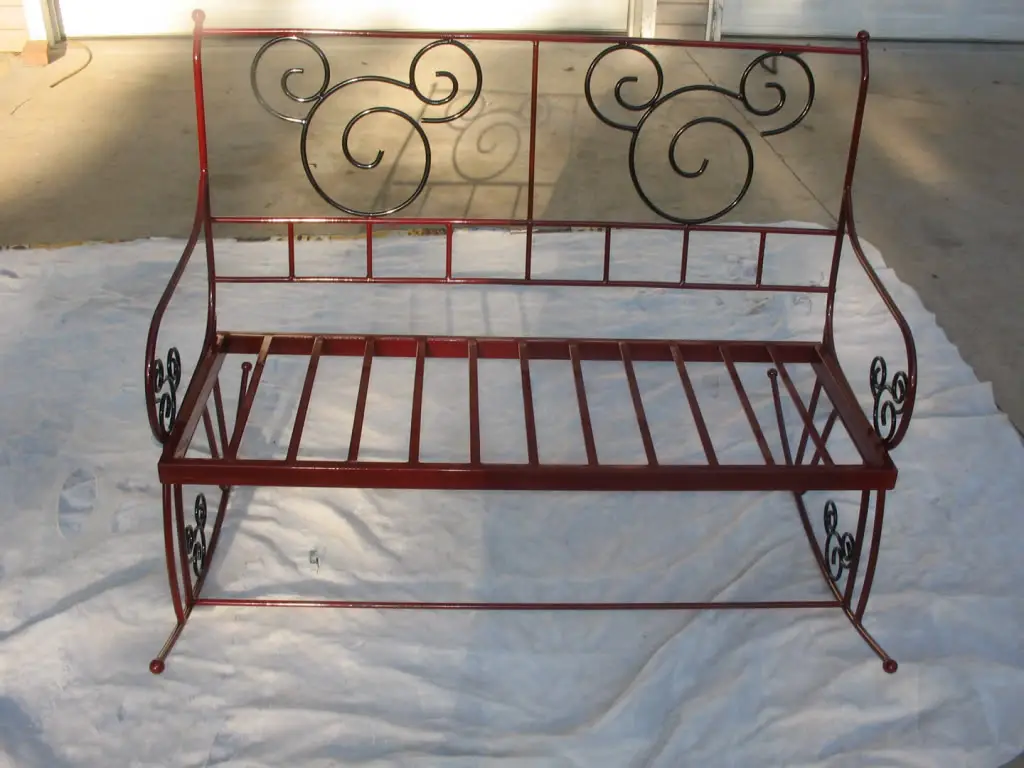 MickeyMouseBench003.jpg