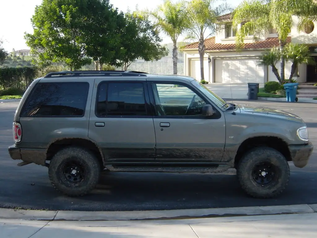 Mountaineer20and20Explorer20008.jpg