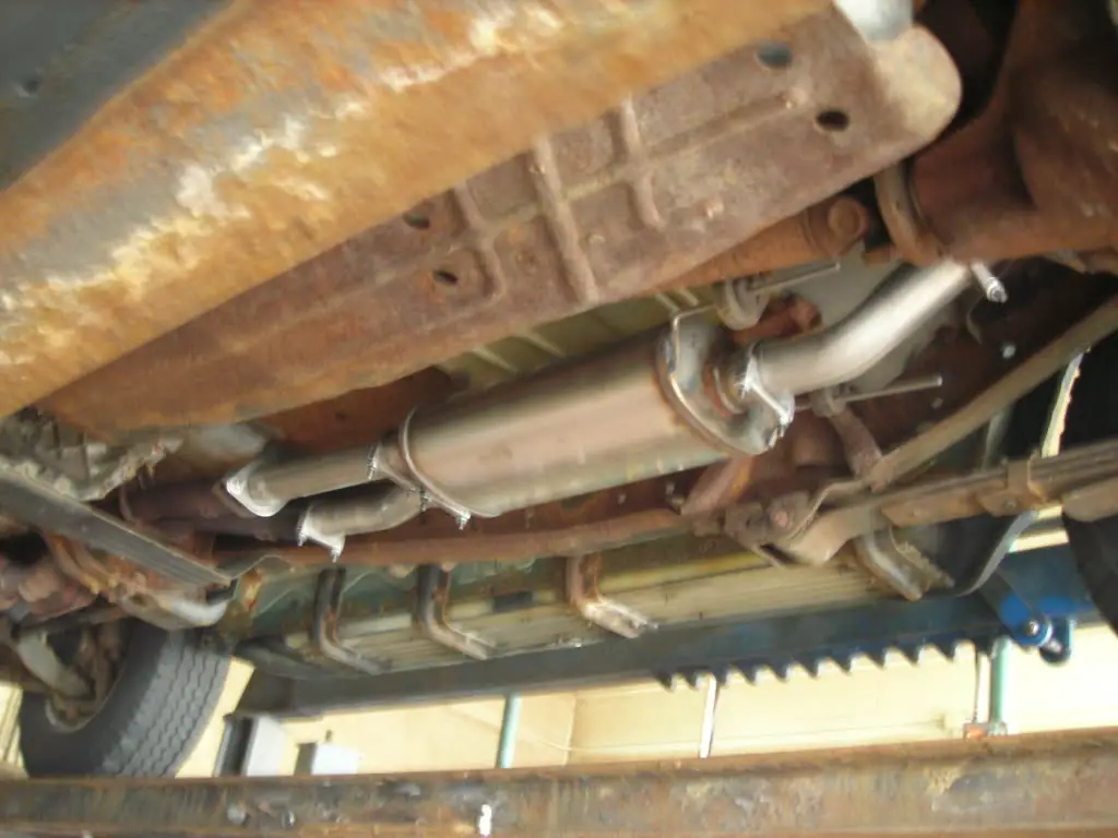 Muffler.jpg