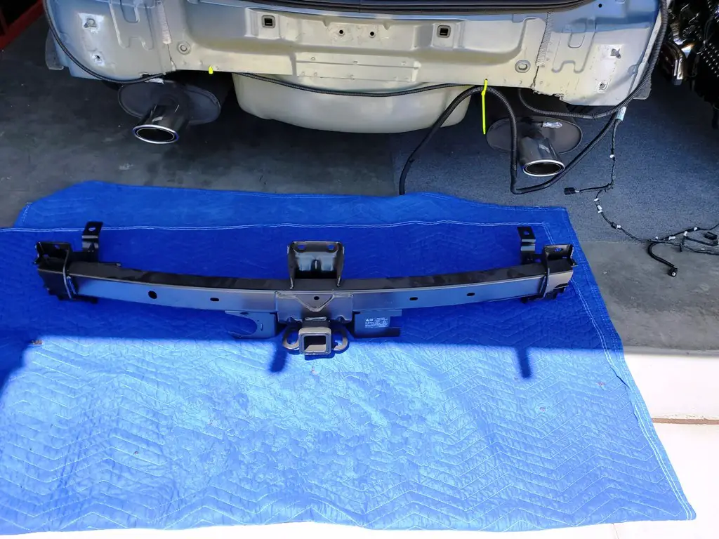OEM Hitch Pic1.jpg