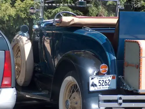 OldCar2.jpg