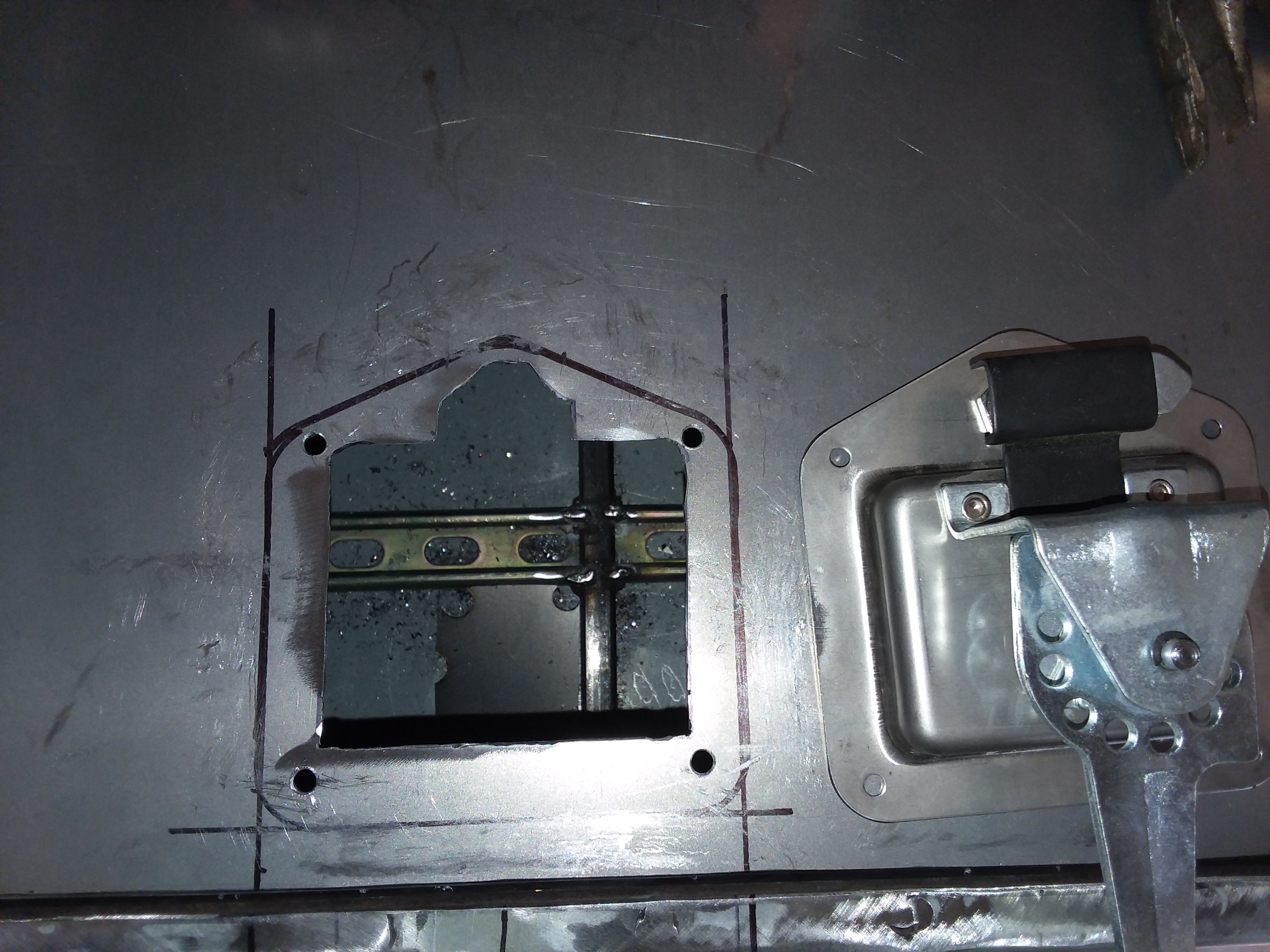 panel cut for latch.jpg