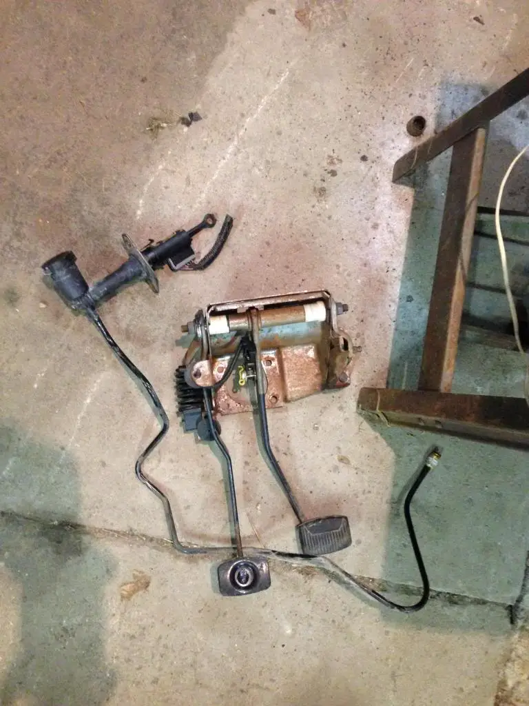 pedals_zps0787290b.jpg