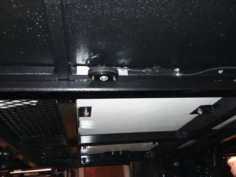 pods on frame front.jpg
