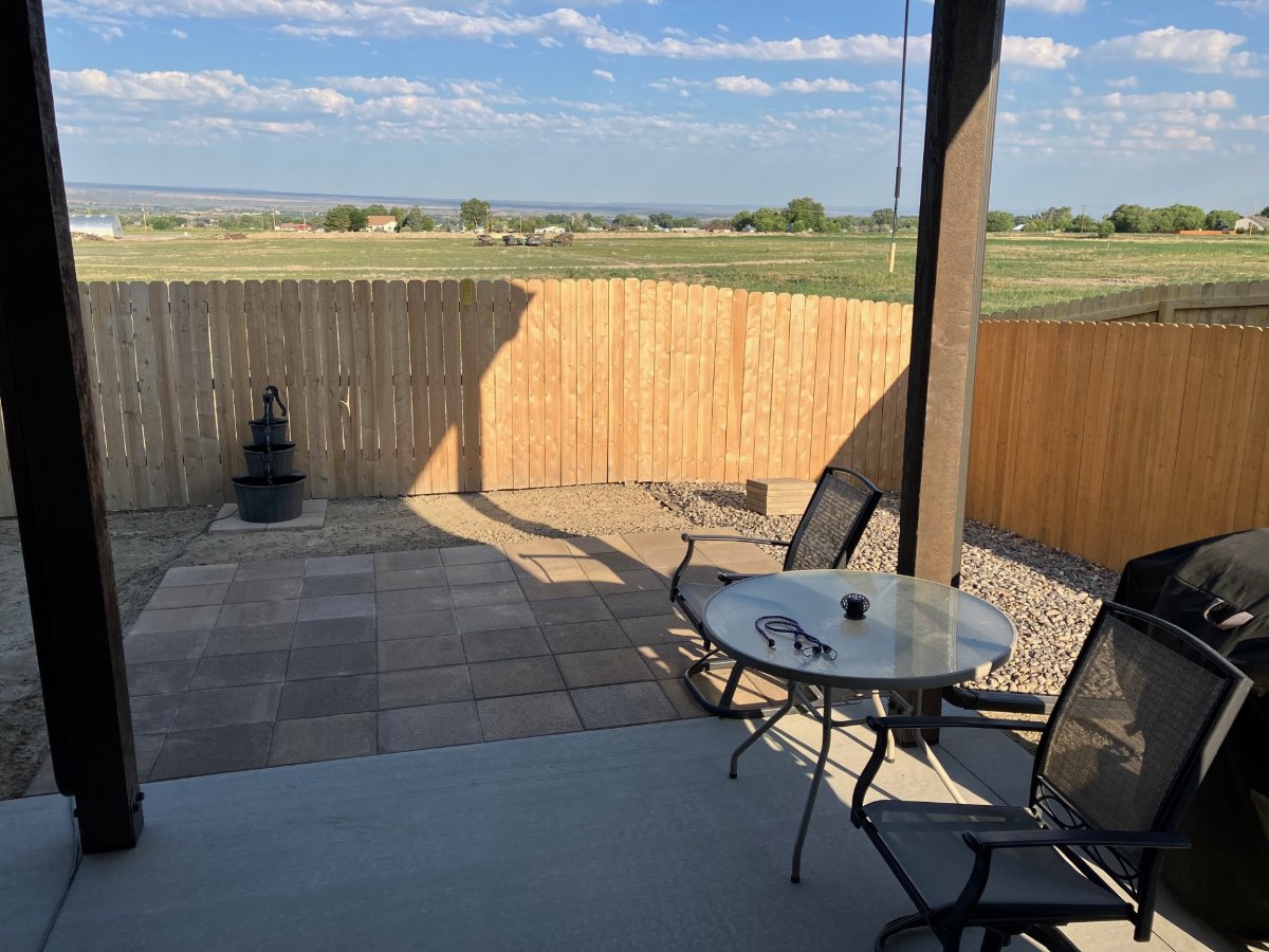 porch2.jpg