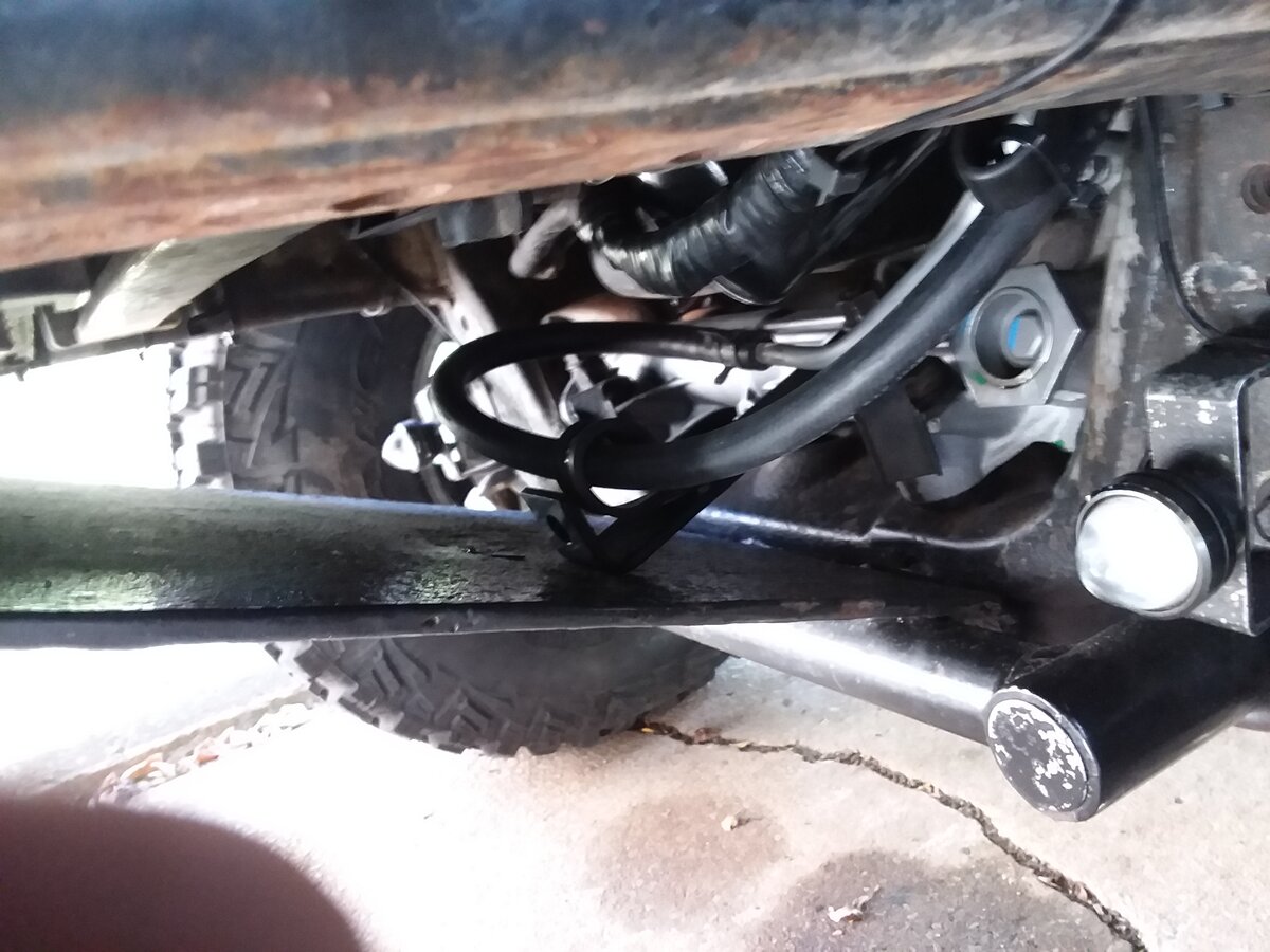 PS temp hose bracket.jpg