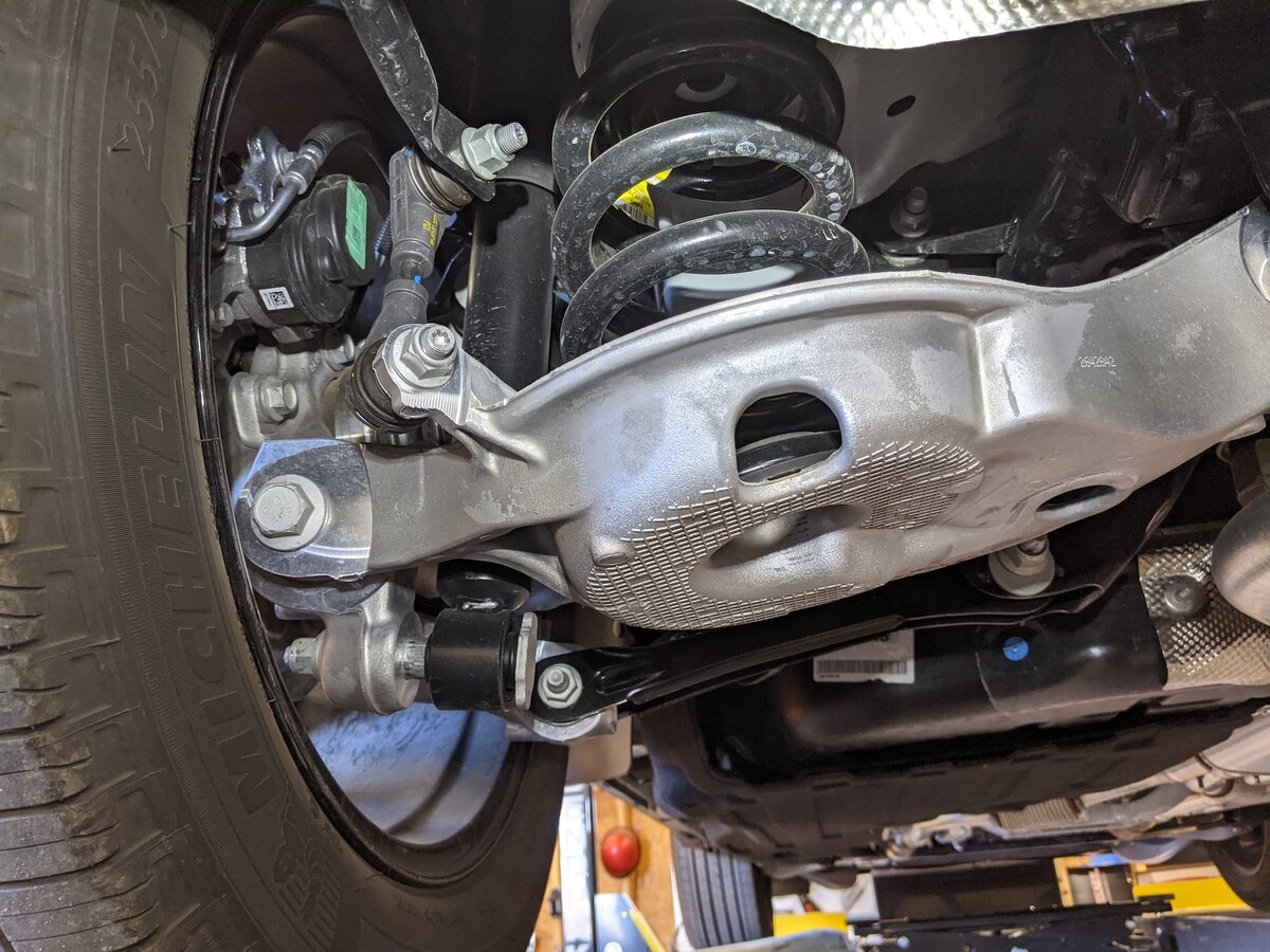 rear_lower_controlarm.jpg