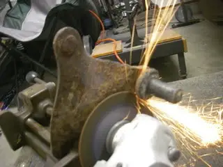 Removebrokenshockstud.jpg