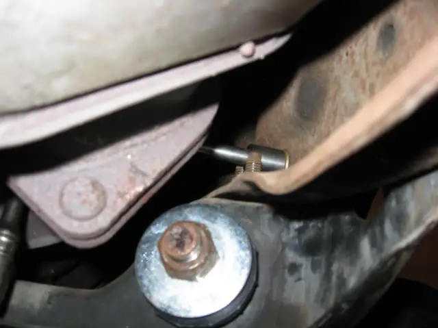 Replacing_rivets_1.jpg