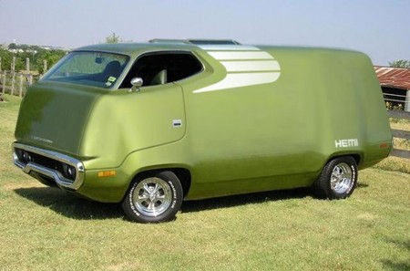 RoadRunnervan_resized.jpg