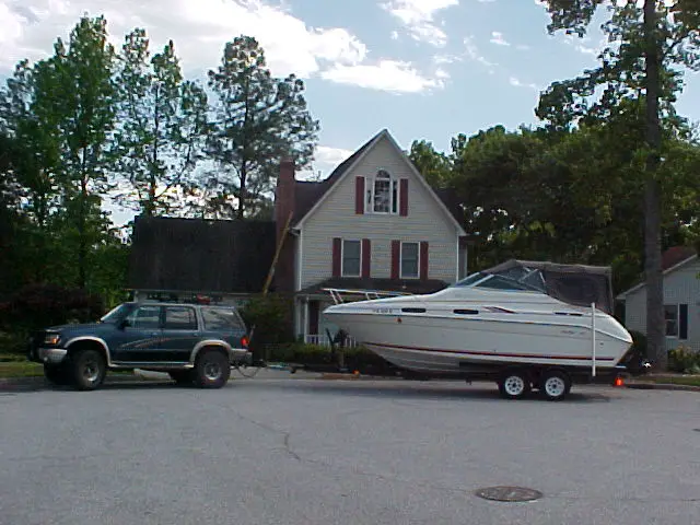 SeaRay.jpg