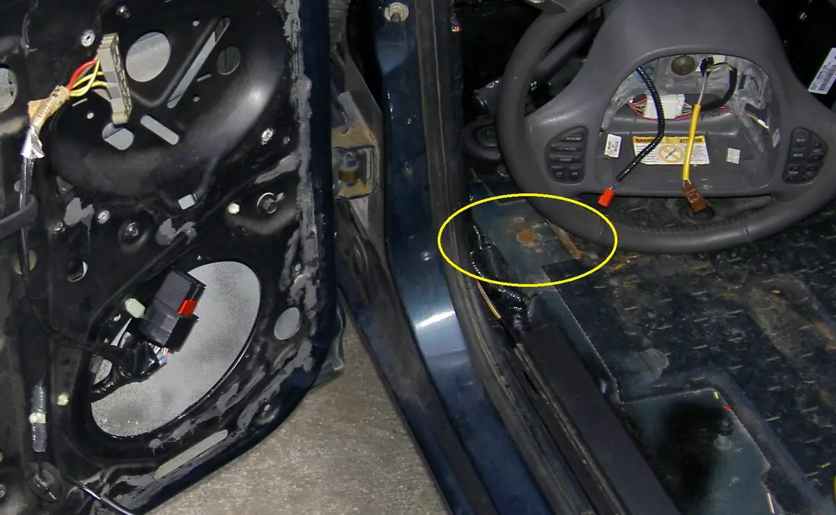 seat belt threadsert front left side.jpg