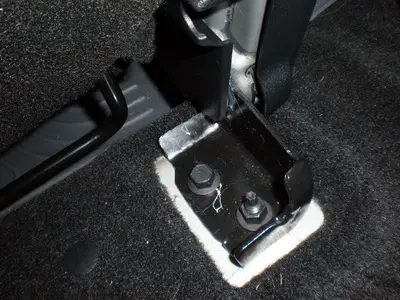 Seat bolt-R.JPG