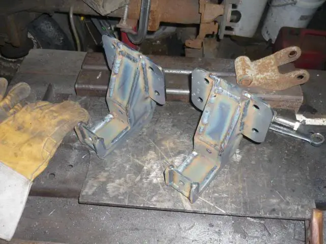 Shacklebracket004.jpg