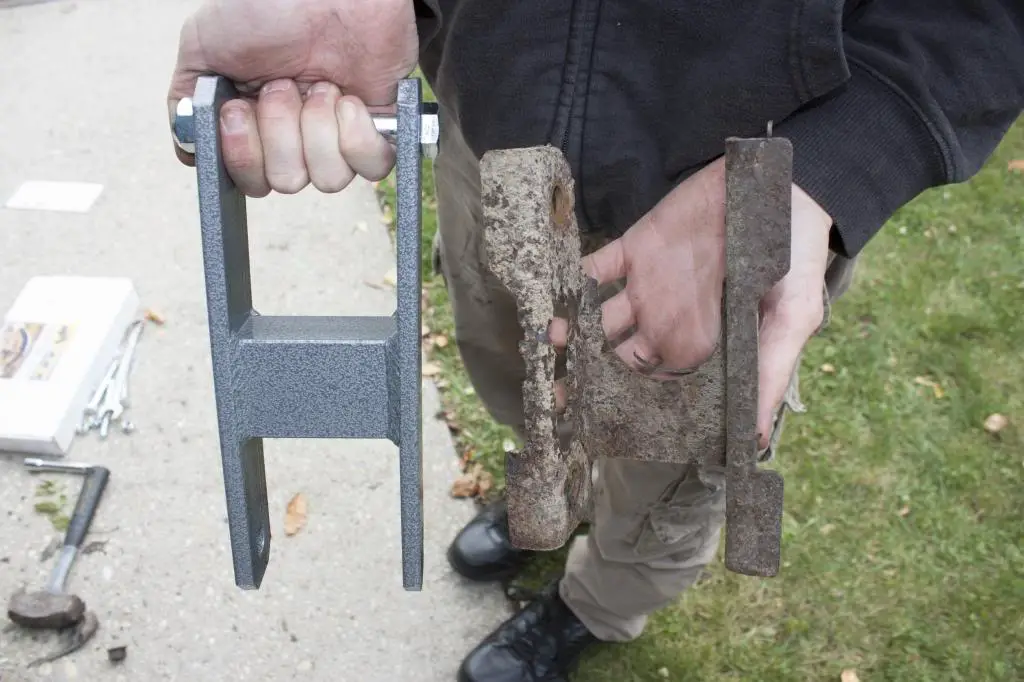 shackles3_zps6be51baf.jpg
