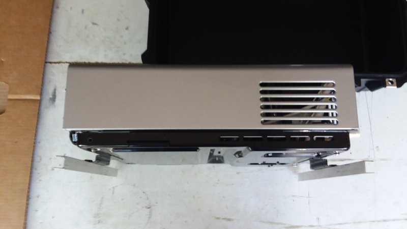 Side view showing mounts.jpg