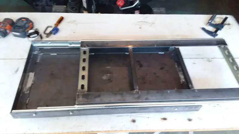 slide bottom view partially open 1.jpg