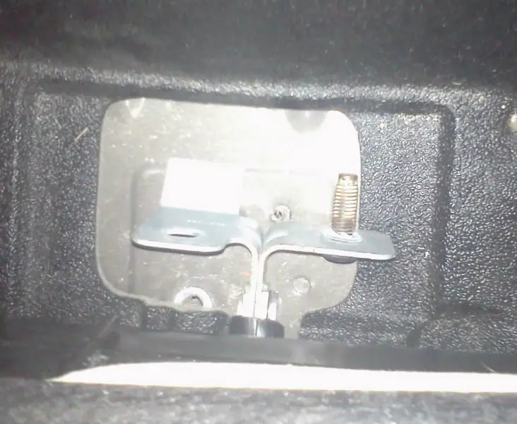 T50SeatBelt2.jpg