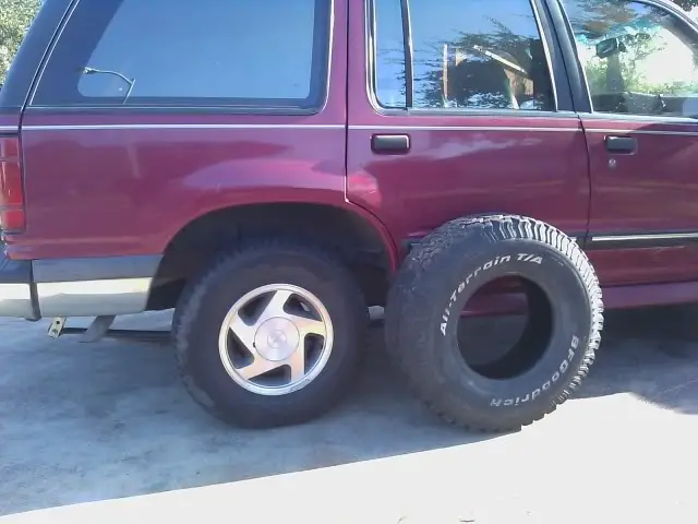 Tires002.jpg