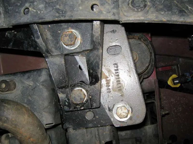 Tow_Hook_bolt.jpg