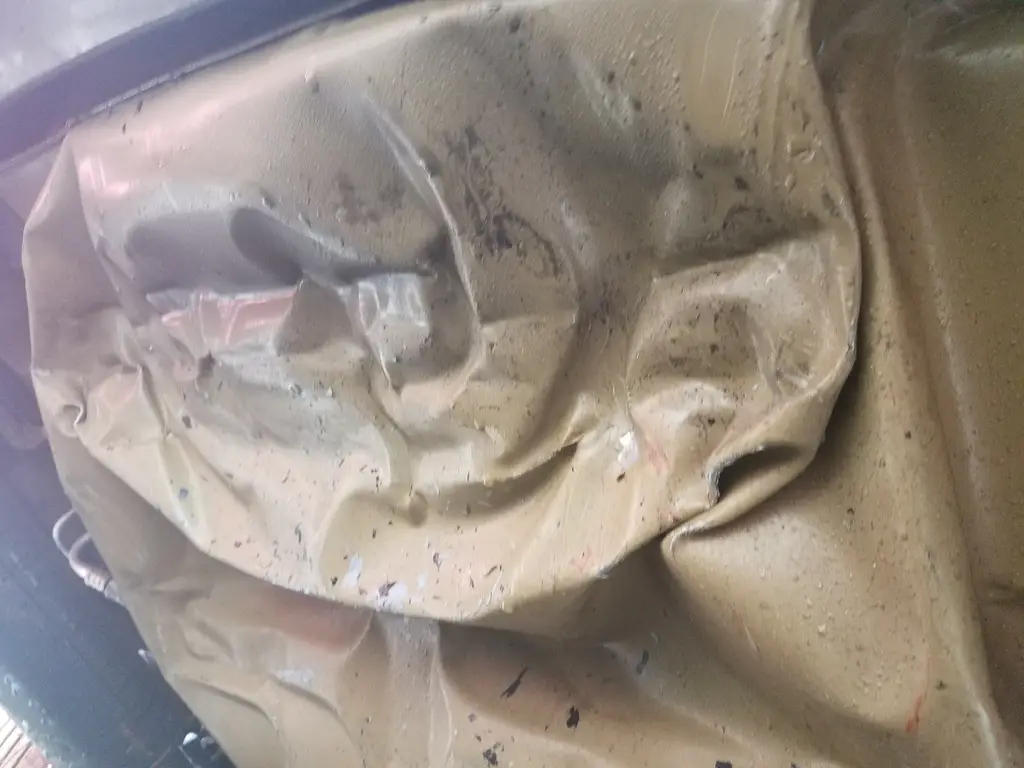 trunk_underside_zpsmqihr0xf.jpg