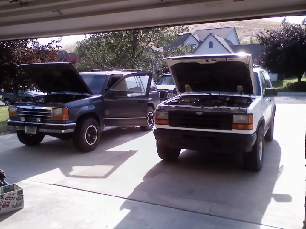 twocars.jpg