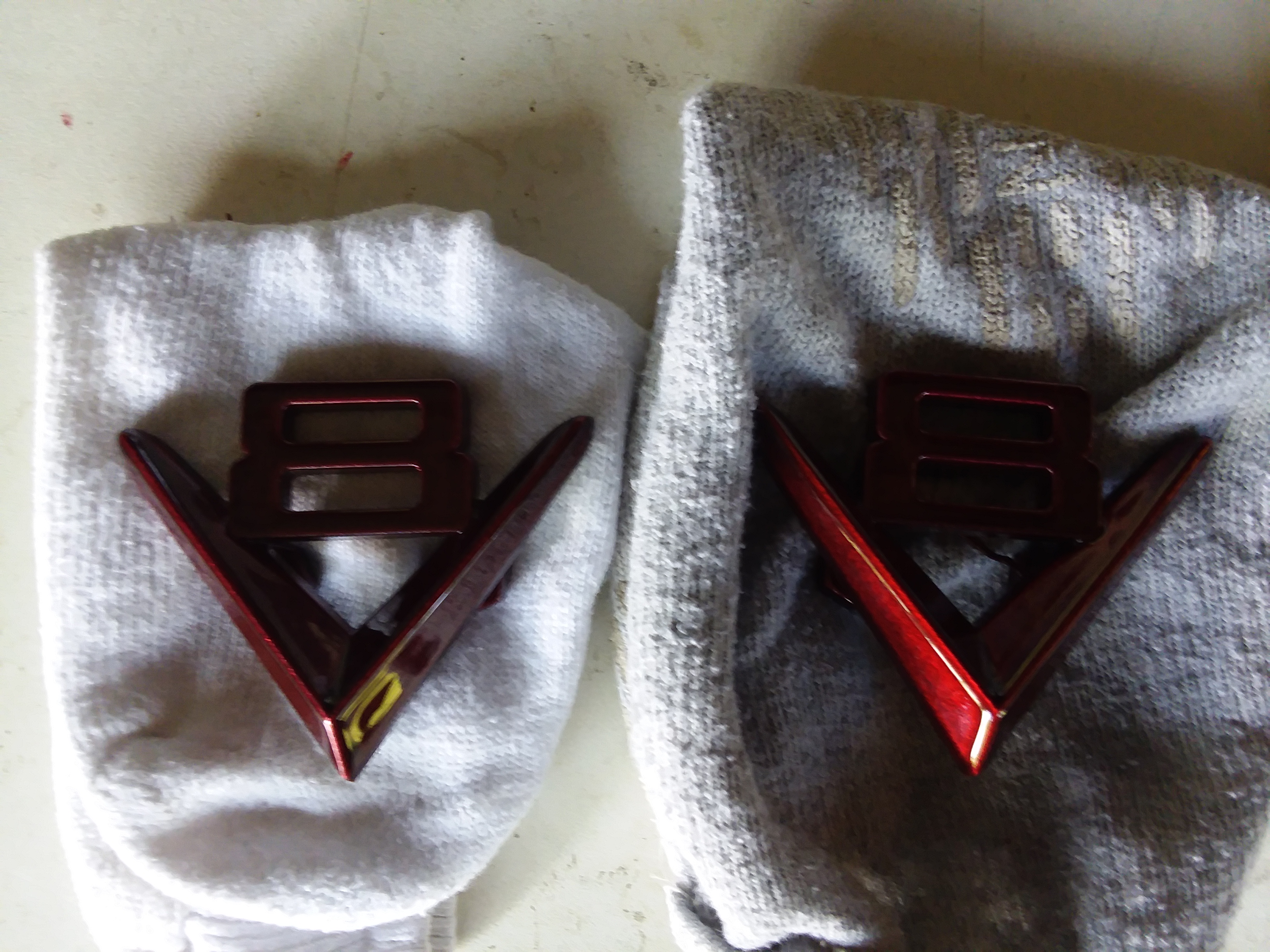 V8 badges flash on.jpg