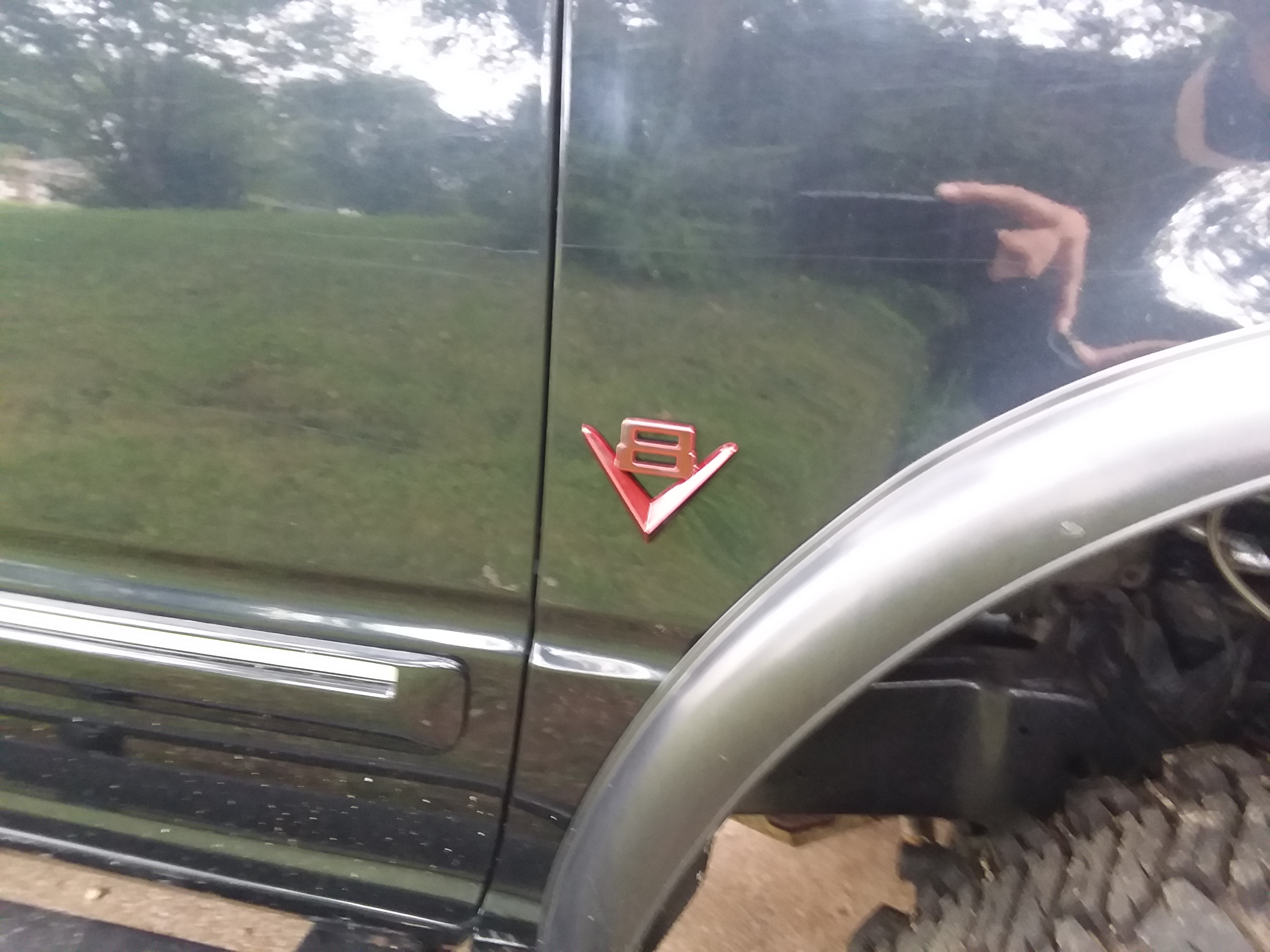V8 fender badge.jpg