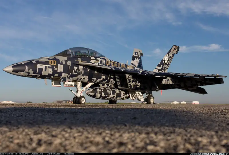 VFA-122.jpg