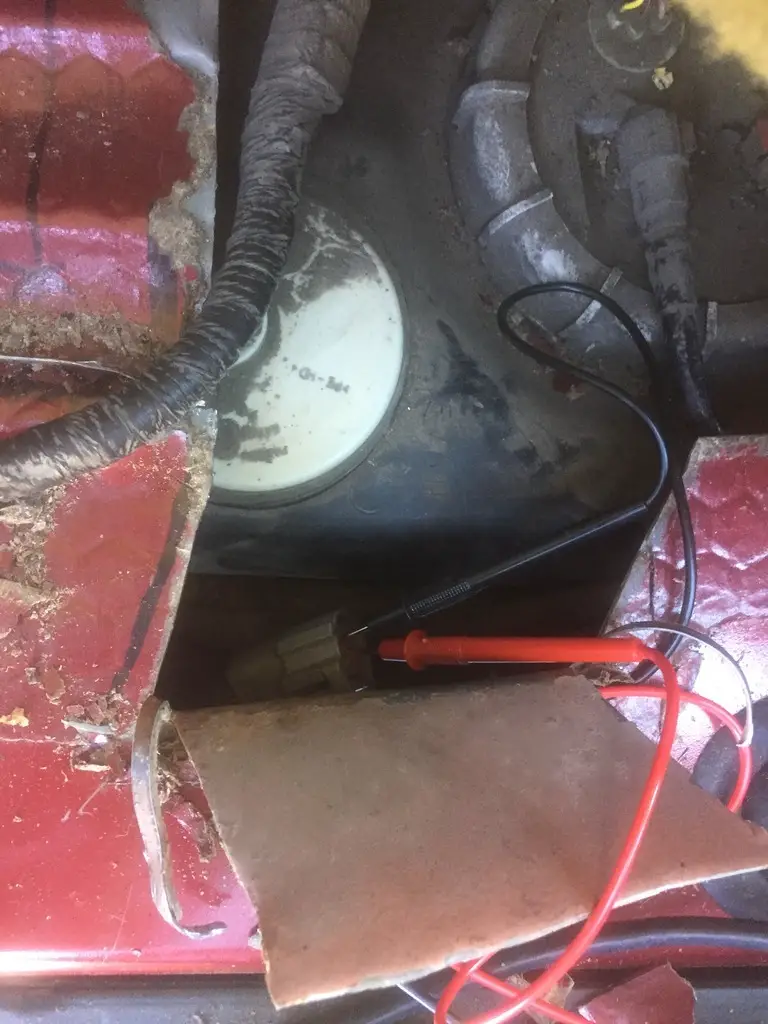 voltmeter%20to%20harness%20plug%2001_zpsirkjsnul.jpg