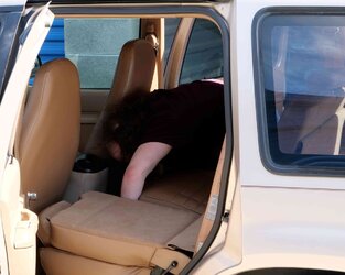 Reiss removing seat from expl compr.jpg