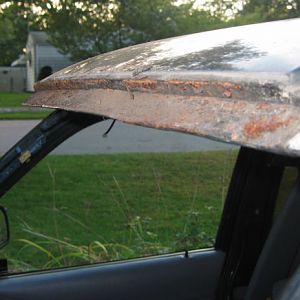 Rusty_Windshield_LH_WEB1