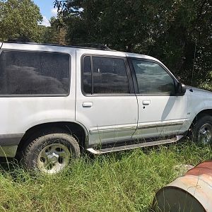 1999 Ford Explorer 2WD