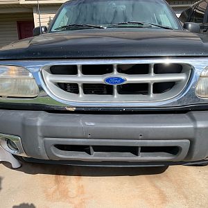 Ford Explorer Grill 1