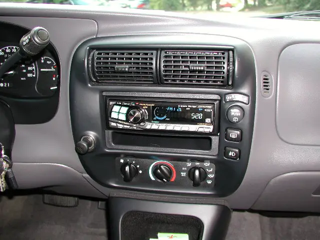 640x480head_unit_pic1