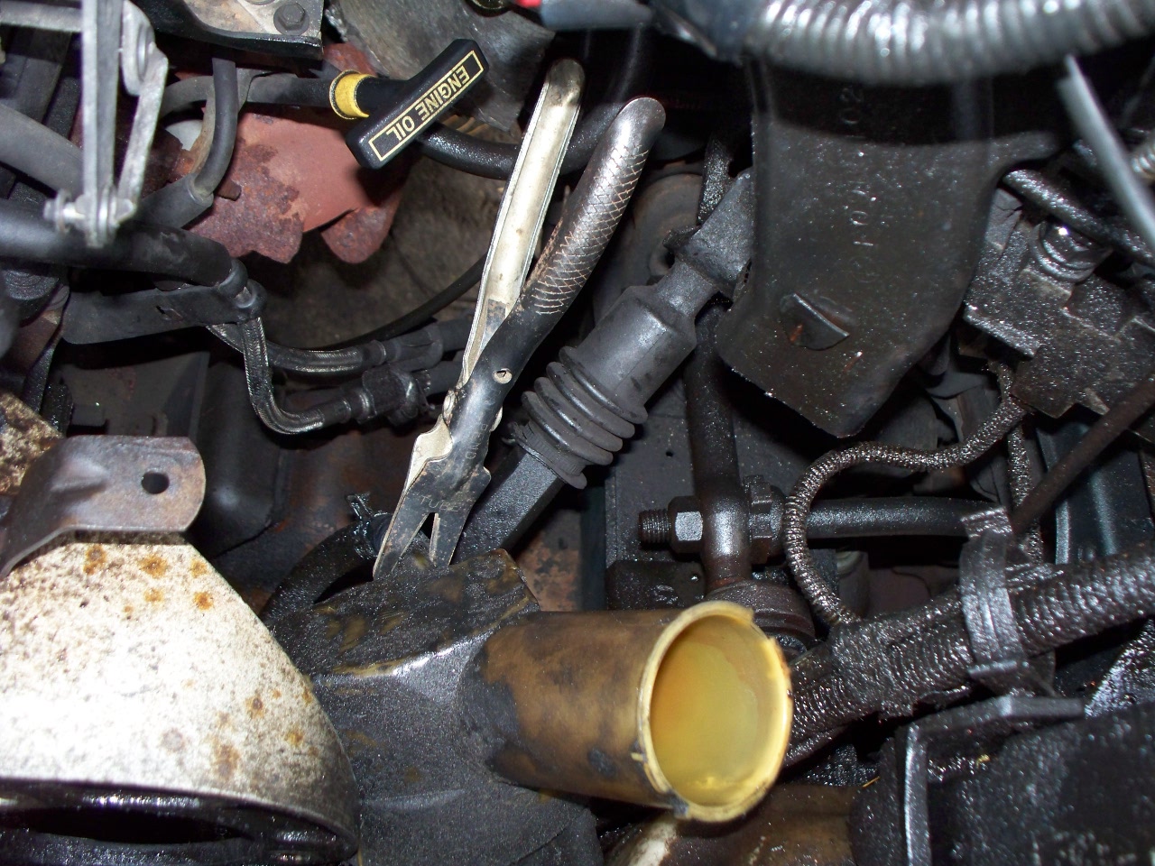 Always use a special tool to remove the hose.