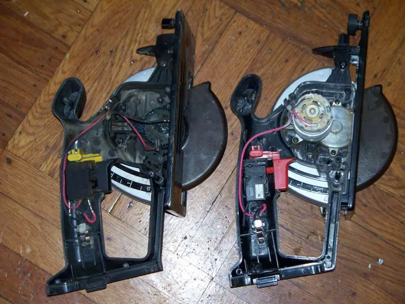 Comparison of the inside of both saws.